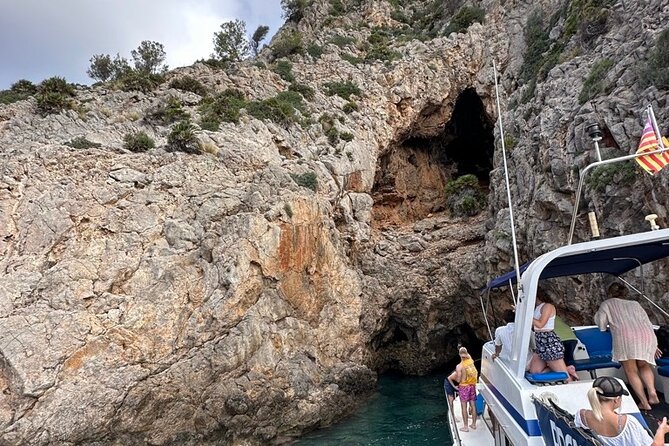 Mallorca Beach & Caves 4hr Boat Trip Drinks, Tapas, SUP & Snorkel - Who will enjoy this trip most?