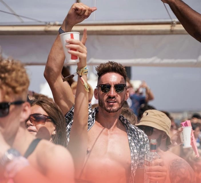 Mallorca: Boat Party with Live DJs, Lunch, & Nightclub Entry - Live DJs, bongos, saxophone, and CO2 cannons