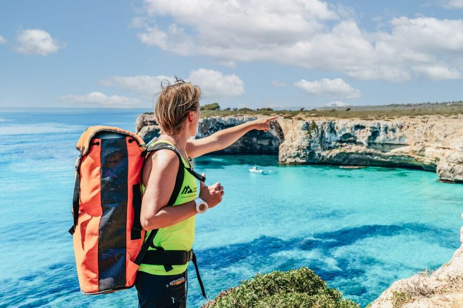 Mallorca: Cova des Coloms Caving Trip with Hotel Transfer - Changing at the beach and entering the sea