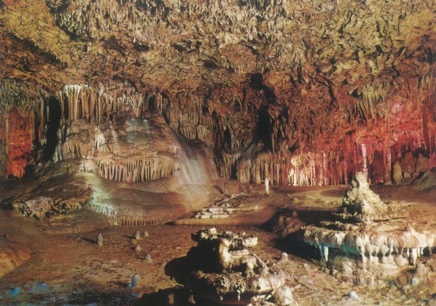 Mallorca: Day Trip to Caves of Hams & Optional Dinosaurland - Entering the Caves of Hams