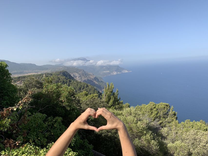 Mallorca: Day Trip to Hidden Gems of Tramuntana with Lunch - Food that gives the route a local thread