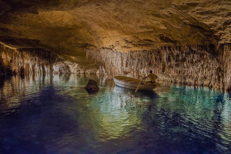 Mallorca: Drach and Hams Caves, and Porto Cristo Day Tour - Porto Cristo gives the day room to breathe