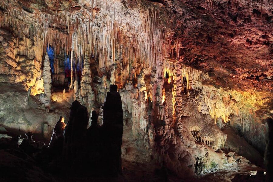 Mallorca: Drach and Hams Caves, and Porto Cristo Day Tour - Drach Caves and the Lake Martel concert