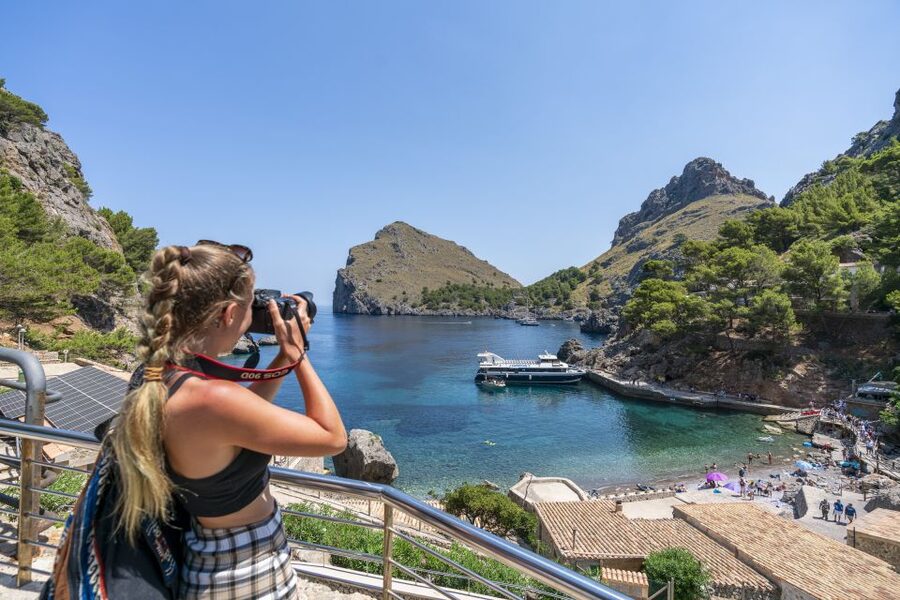 Mallorca: Island Tour with Boat, Tram & Train from the South - The boat ride along the Tramuntana coast
