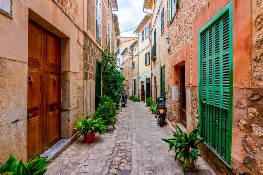 Mallorca: Island Trip by Train, Tramway, and Boat - Why this route works so well in Mallorca