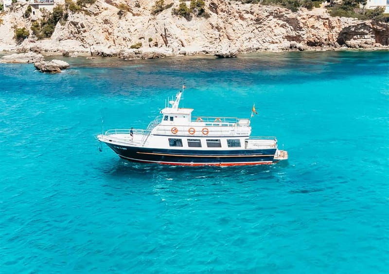 Mallorca: Palma Boat Tour & Snorkeling with Drink Included - Practical tips for a smoother day