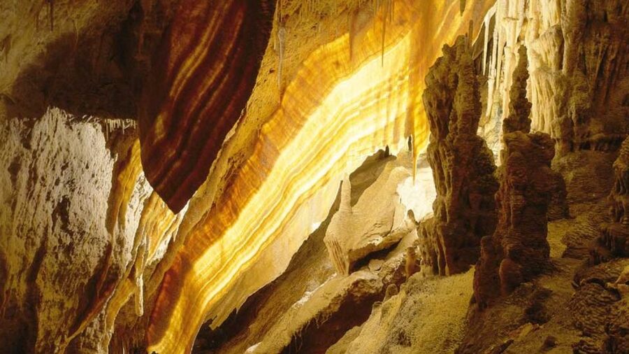 Mallorca: Ticket for Caves of Drach with Pickup Service - Lake Martel and the short classical concert