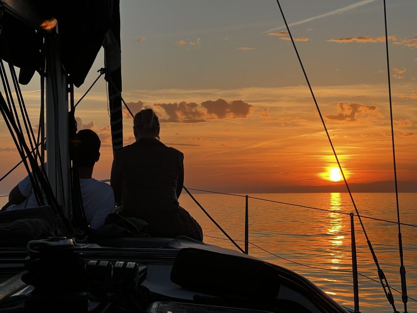 Marbella: Sunset Sailing Trip with Drinks and Snacks - Key points to know before you book