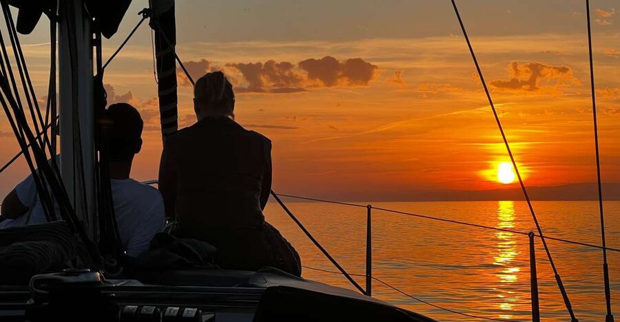 Marbella: Sunset Sailing Trip with Drinks and Snacks - Leaving Puerto Banús as the afternoon fades