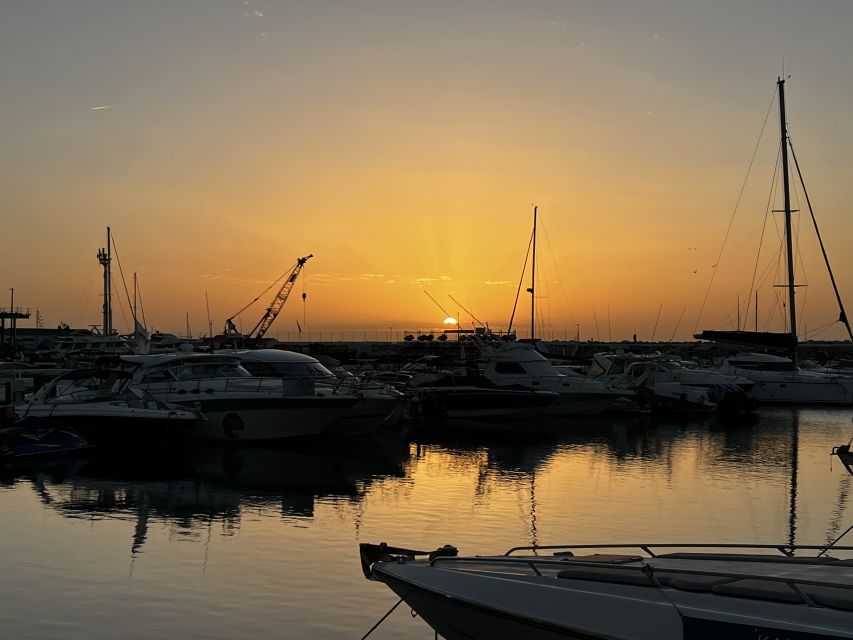 Marbella: Sunset Sailing Trip with Drinks and Snacks - Two hours along Playa Puerto Banús