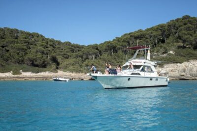 3.5 Hour South Coast Boat Excursion