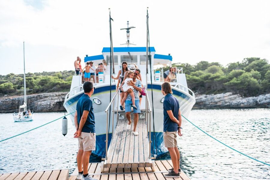 Menorca: Half Day Beach Exploration Boat Trip - The first hour: a moving view of the southern coves