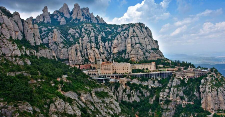 Montserrat: Morning or Afternoon Half-Day Trip with Pickup - Pickup from Barcelona and the ride to the mountain