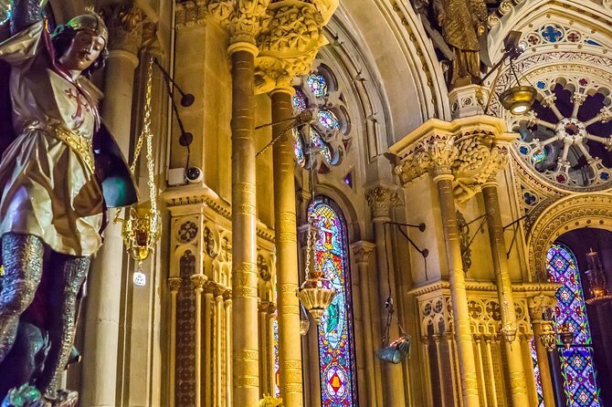 Montserrat,Vineyard, Wine Tasting Small Group Tour & Hotel Pickup - Free time at Montserrat: walk, ride, or browse