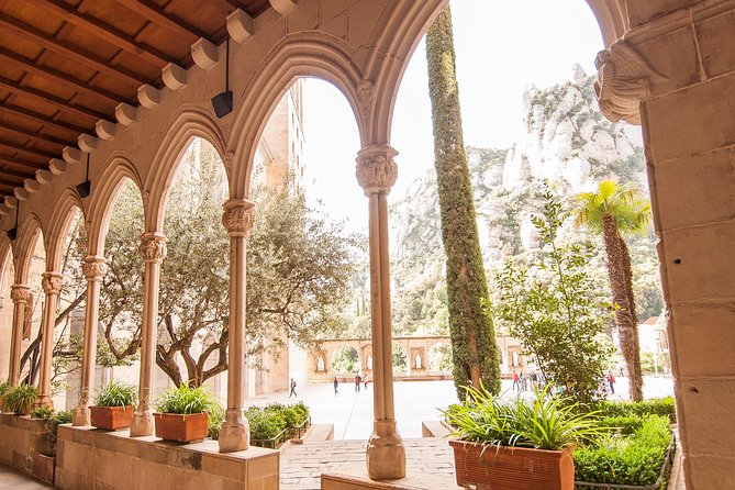 Montserrat with Black Madonna & Medieval Winery with Tapas/Lunch - Choosing between the Black Madonna and the best views