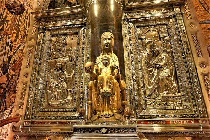 Montserrat with Cog-Wheel Train & Black Madonna Priority Access - Seeing the monastery and basilica