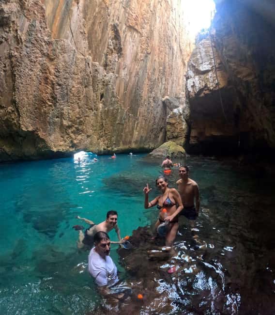 Moraig: Kayak Excursion to Moraig & Cave peces-testos - What to pack for the beach and kayak