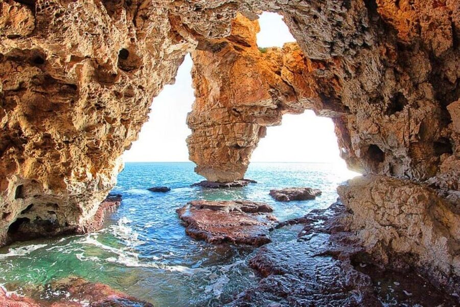 Moraig: Kayak Excursion to Moraig & Cave peces-testos - The first 25 minutes across Moraig Bay