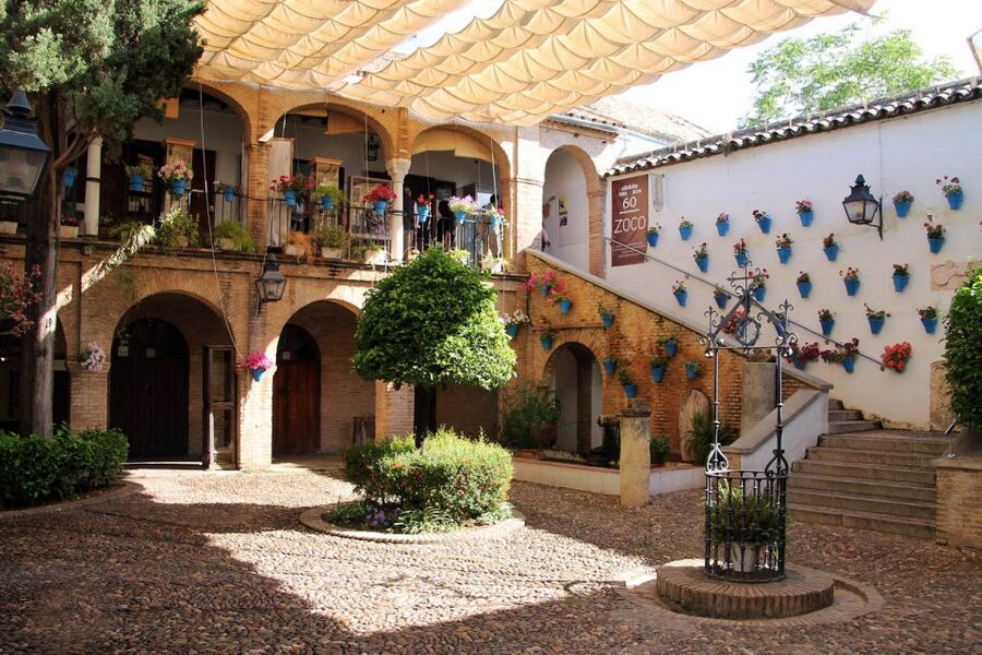 Mosque-Cathedral of Cordoba and Jewish Quarter Tour - Walking the Jewish Quarter’s narrow streets