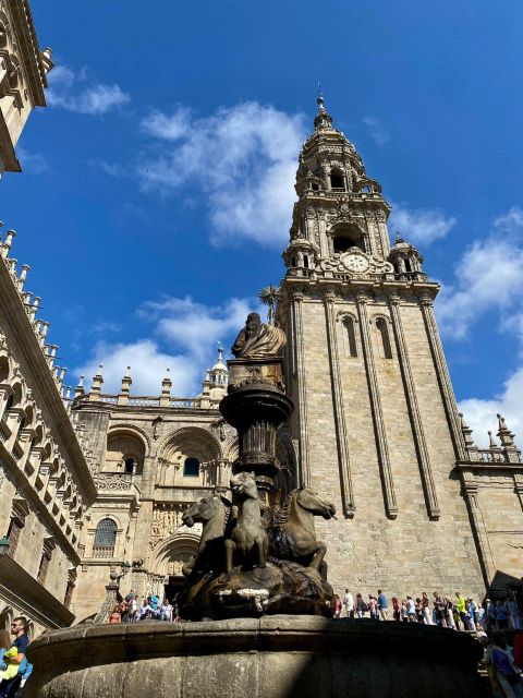 Old town walking tour in a small group - Why this short walk works in Santiago