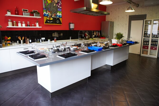 Paella Class & Bottomless Wine: Las Ramblas Views - The Chefs Make the Difference