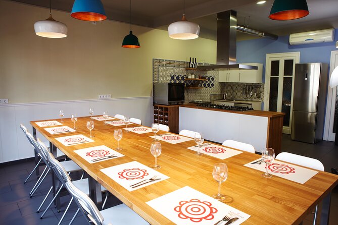 Paella Class & Bottomless Wine: Las Ramblas Views - Booking Timing and Practical Details