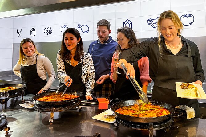Paella Cooking Class, Wine Tasting & Central Market in Valencia - The guides make or break the class