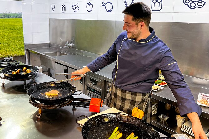 Paella Cooking Class, Wine Tasting & Central Market in Valencia - Who should book this Valencia food experience?