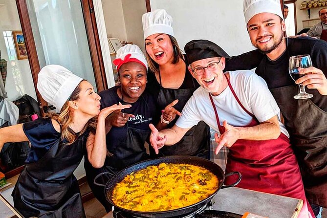 Paella Workshop with Bottomless Sangria in Central Madrid - Learning what goes into a traditional paella