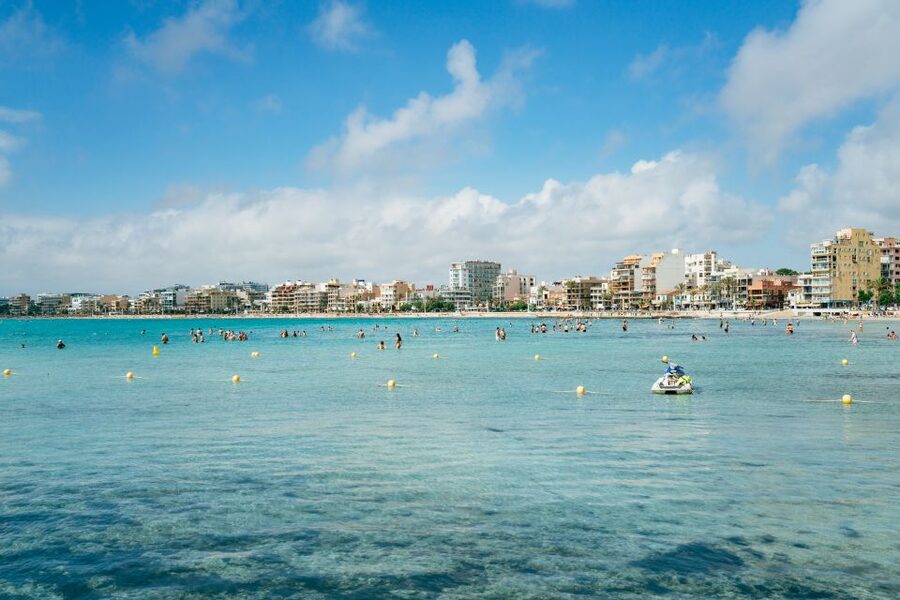 Palma Bay: Parasailing Experience - Taking off and reaching 50 meters
