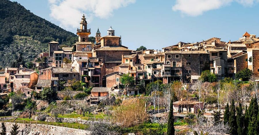 Palma, Cathedral & Valldemossa: Guided walking Tour - Palma begins at Parc de la Mar