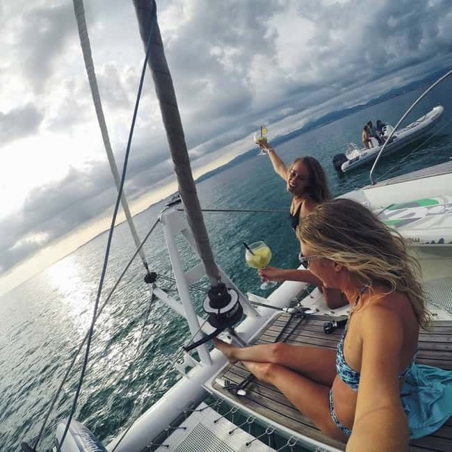 Palma de Mallorca: Deluxe Catamaran Sailing Tour with Meal - Cala Vella and the swimming stop