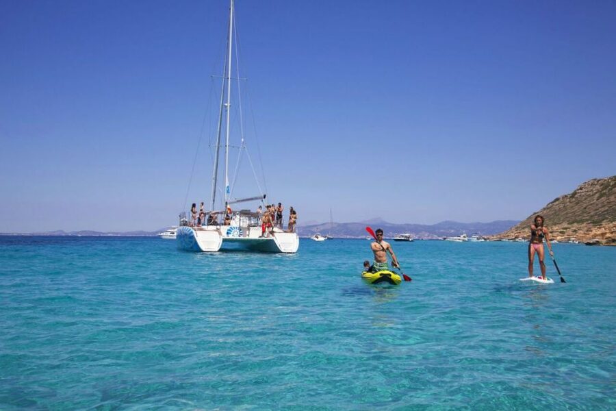 Palma de Mallorca: Deluxe Catamaran Sailing Tour with Meal - Food, drinks, and the real cost
