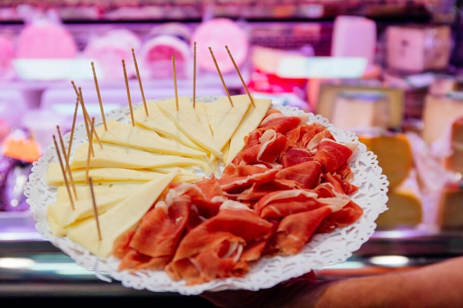 Palma de Mallorca: Foodie Walking Tour of the Old Town - What this Palma food tour actually does