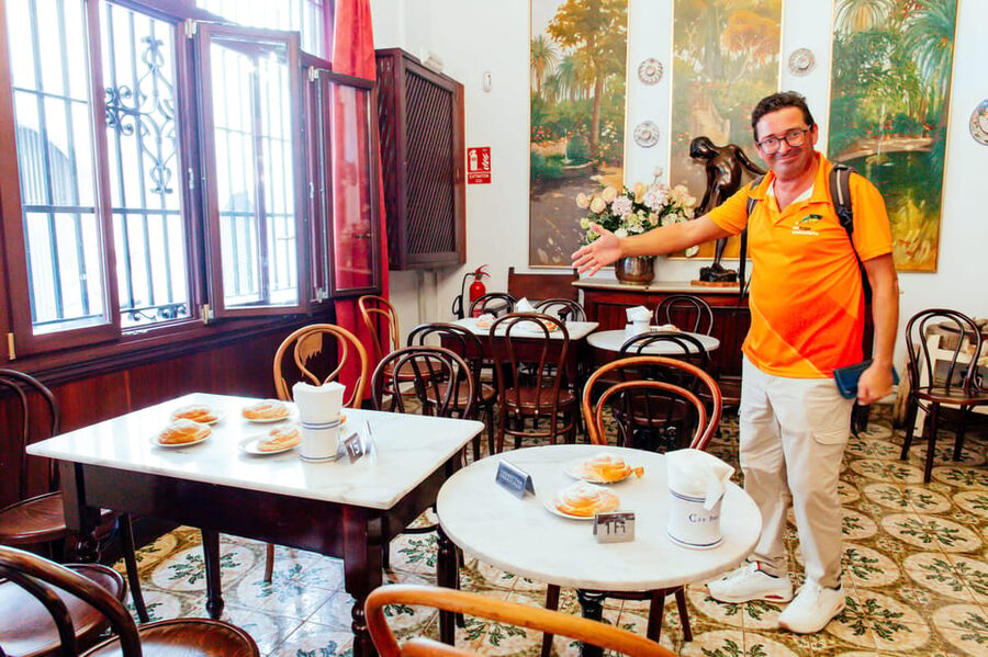 Palma de Mallorca: Foodie Walking Tour of the Old Town - Walking, weather, and group size
