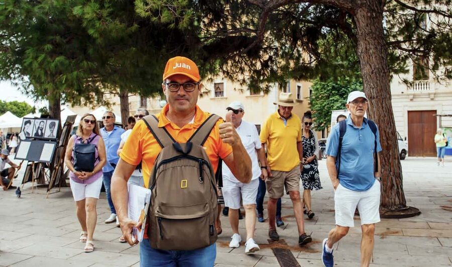 Palma de Mallorca: Old Town and Cathedral Tour - Choosing the best departure time