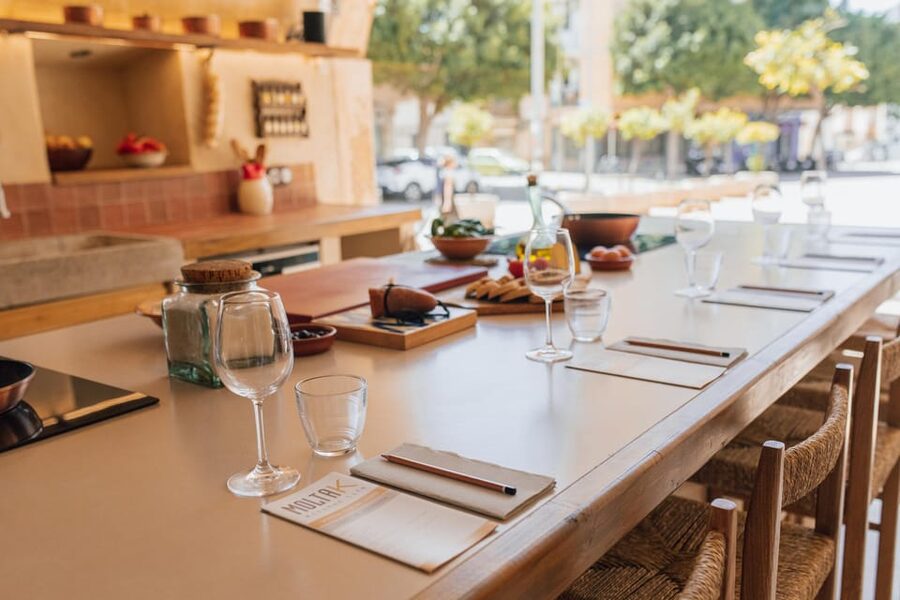 Palma de Mallorca: Spanish Cooking Experience - Getting to Carrer Industria 9