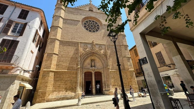 Palma in person and away from the crowds - Starting at Lennox bar and finding your bearings