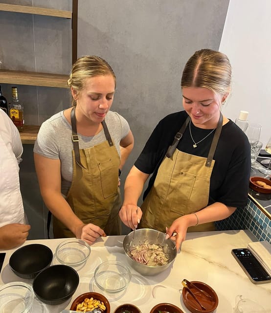 Palma: Mediterranean Cooking Class with Drinks - Meeting your chefs at Omare in Palma
