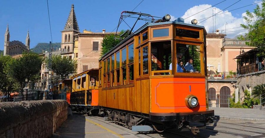 Palma: Tramuntana Full-Day Tour with Sóller Train and Lunch - Key points at a glance