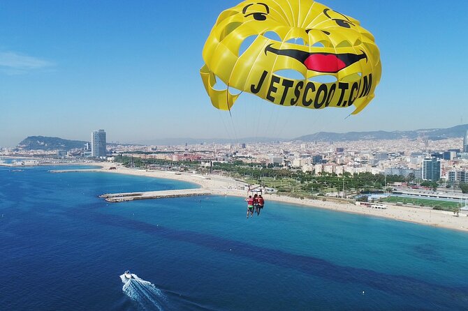 Parasailing Tour en Barcelona - Barceloneta by sea, with a Sant Adrià meeting point