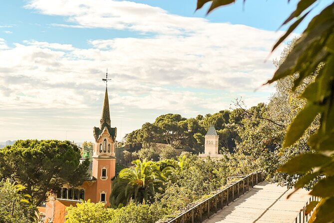 Park Guell and Sagrada Familia Tour with Skip the Line Tickets - The private bus to Sagrada Família