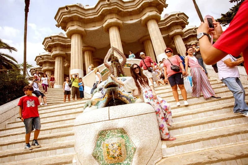 Park Güell: Guided Tour with Optional Gaudí Experience Entry - Why a guide changes the park