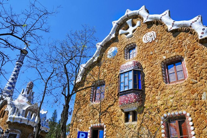 Park Guell Guided Tour with Skip the Line Tickets - What the Guides Add