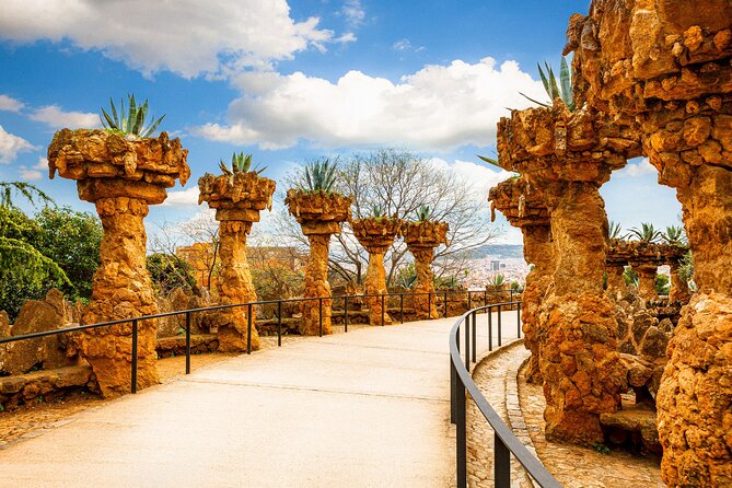 Park Güell Skip-the-Line Guided Tour Barcelona - Why the short 55-minute format works, and where it falls short