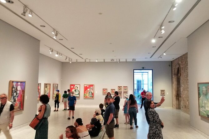 Picasso Museum and Walking Tour Plus Optional Wine & Food Tasting - Carrer d’Avinyó and a Revolutionary Painting