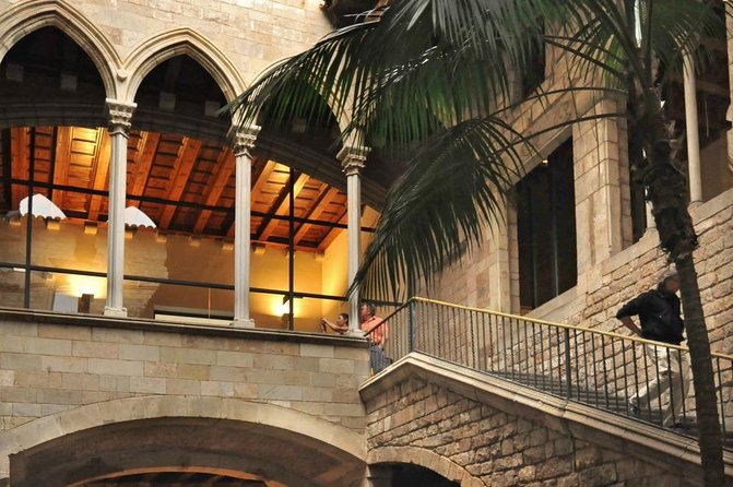 Picasso Small Group Walking Tour with Museum Skip the Line Ticket - Starting at Plaça de Catalunya
