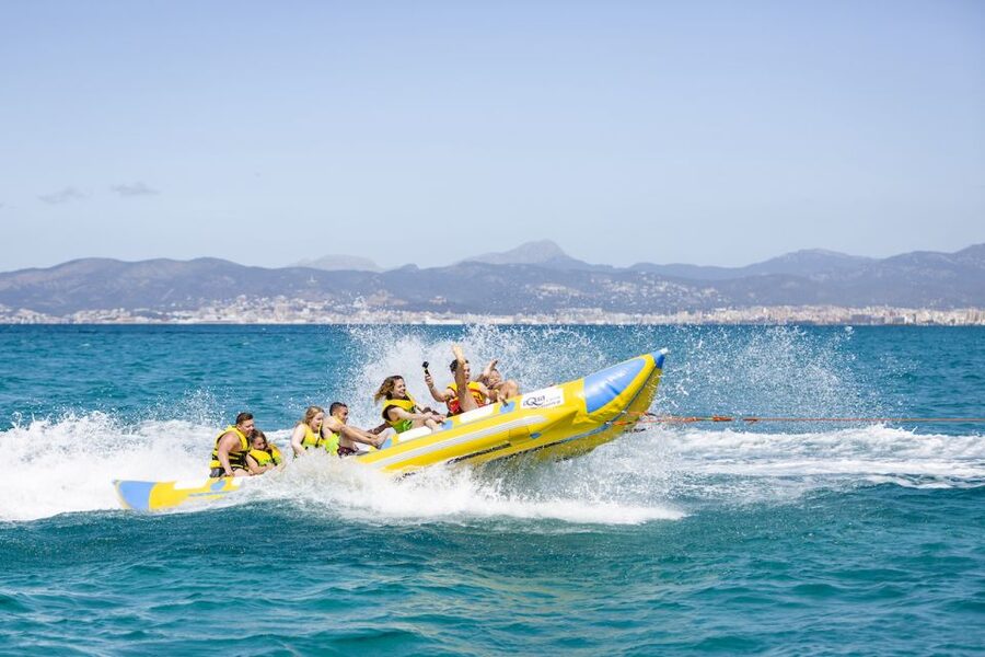 Playa de Palma: Banana Boat Ride - Getting ready for the banana boat