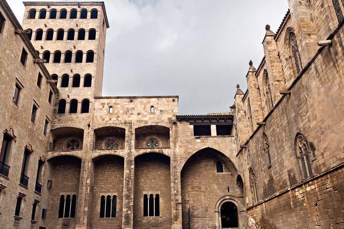 Private Barcelona Old Town and Gothic Quarter Walking Tour - What the private format really adds