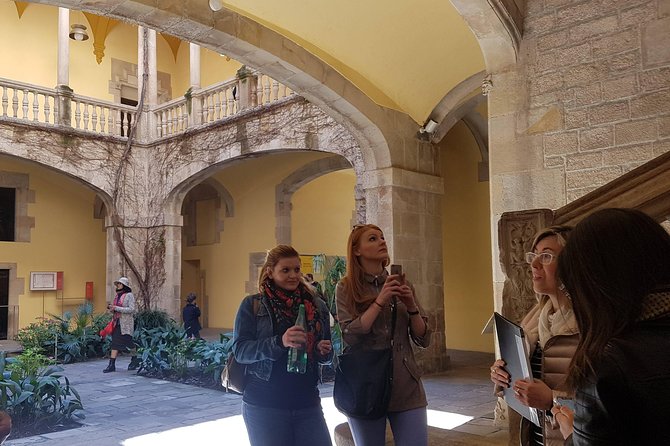 Private Barcelona Old Town and Gothic Quarter Walking Tour - Price, duration, and practical value